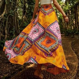 🎉HP🎉 Scarf Print Side Split Thigh Skirt